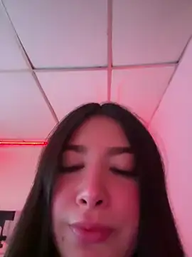 Snapshot of annaharper- chatting on 03/01/26, 11:49 annaharper- online show from 03/01/26, 11:49