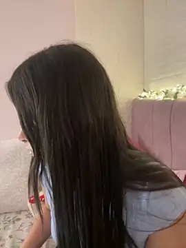 Snapshot of annaharper- chatting on 09/19/25, 02:59 annaharper- online show from 09/19/25, 02:59