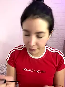 Snapshot of annaharper- chatting on 09/10/25, 04:22 annaharper- online show from 09/10/25, 04:22