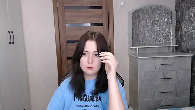 Kristy-Max online show from 12/14/25, 09:04