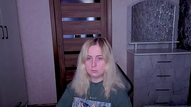 Snapshot of Kristy-Max chatting on 06/30/26, 06:13 Kristy-Max online show from 06/30/26, 06:13