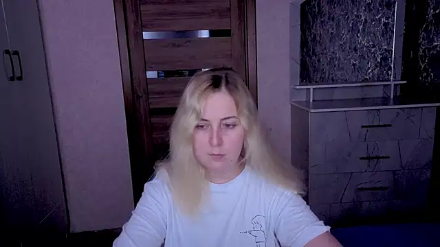 Snapshot of Kristy-Max chatting on 05/30/26, 07:08 Kristy-Max online show from 05/30/26, 07:08
