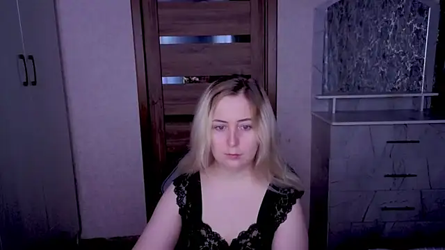 Snapshot of Kristy-Max chatting on 06/27/26, 11:55 Kristy-Max online show from 06/27/26, 11:55