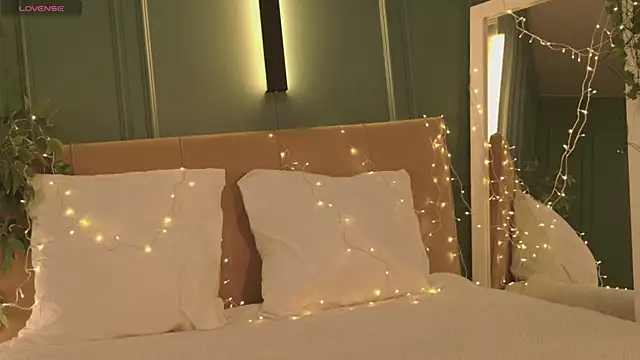 SunnyRisha online show from 12/20/25, 05:21