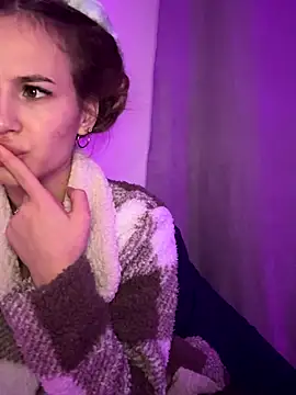 Snapshot of CherieDane chatting on 11/03/25, 01:33 CherieDane online show from 11/03/25, 01:33