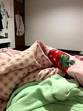 Snapshot of CM100412 chatting on 03/18/25, 06:39 CM100412 online show from 03/18/25, 06:39