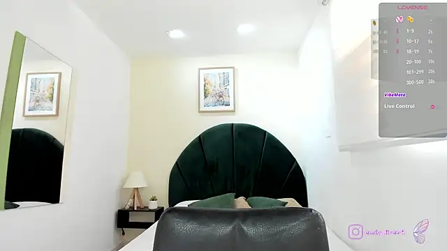  EmilyJireh  online show from 06/17/26, 07:24