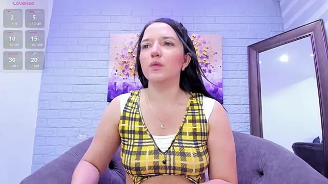 Snapshot of _EmilyJireh_ chatting on 05/07/26, 07:28 EmilyJireh online show from 05/07/26, 07:28