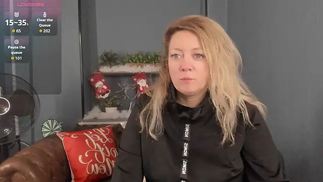 JesiaFoxi online show from 12/22/25, 01:22