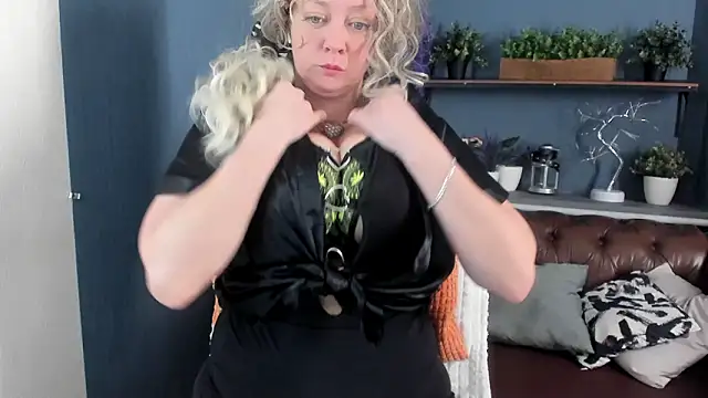 JesiaFoxi online show from 02/25/26, 03:34