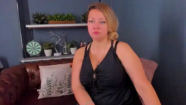 JesiaFoxi online show from 09/11/25, 10:37