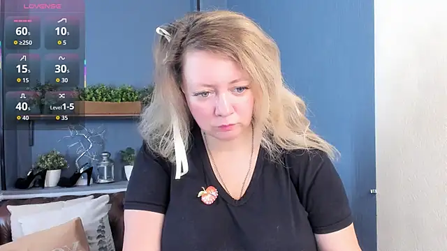 JesiaFoxi online show from 12/17/25, 01:16