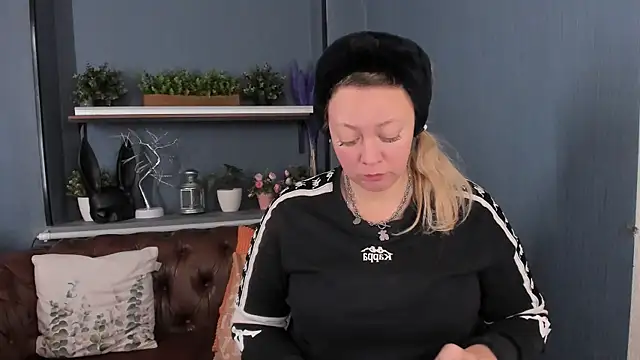 JesiaFoxi online show from 10/04/25, 11:12