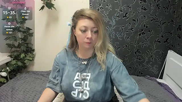 JesiaFoxi online show from 12/21/25, 05:36