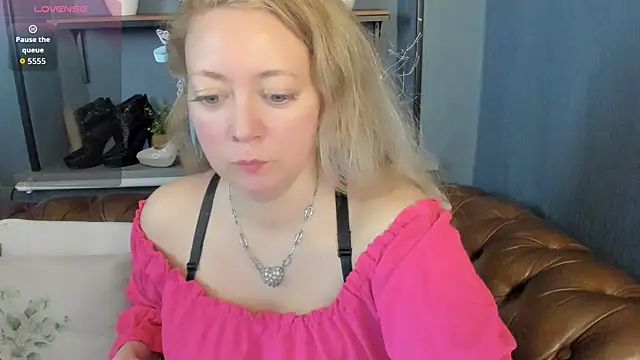 JesiaFoxi online show from 06/03/26, 09:32
