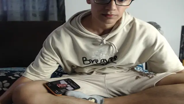 Tobicutee online show from 02/11/26, 01:00