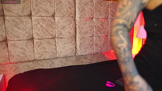 ashleyvalirya online show from 02/20/26, 03:58