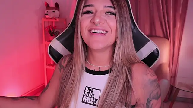 ashleyvalirya online show from 01/12/26, 03:57