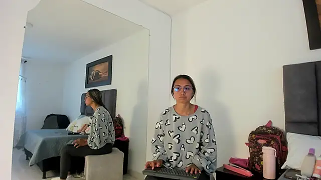 tatiana valencia online show from 04/26/26, 01:41