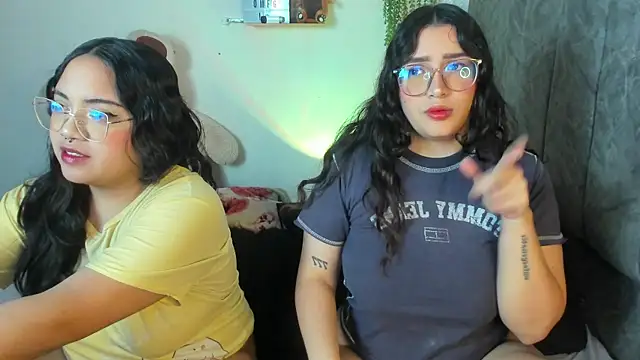 maddie-and-chelsea- online show from 11/29/25, 11:32