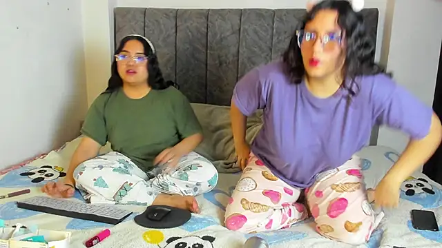 maddie-and-chelsea- online show from 03/12/26, 07:56