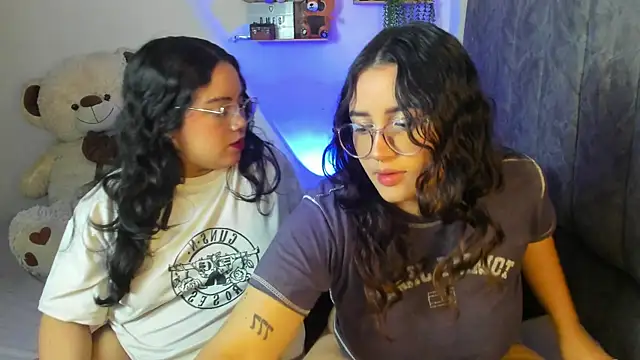 maddie-and-chelsea- online show from 11/28/25, 09:53