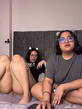 maddie-and-chelsea- online show from 04/13/26, 11:47