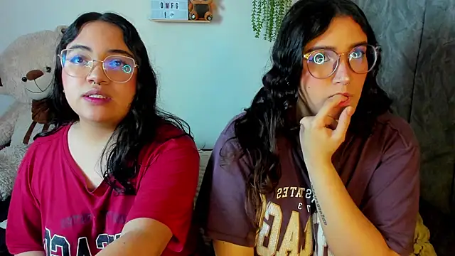 Snapshot of maddie-and-chelsea- chatting on 01/12/26, 05:42 maddie-and-chelsea- online show from 01/12/26, 05:42