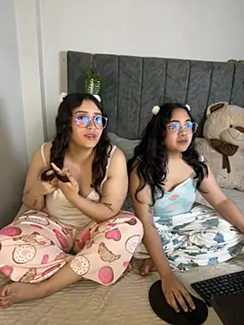 Snapshot of maddie-and-chelsea- chatting on 02/04/26, 06:47 maddie-and-chelsea- online show from 02/04/26, 06:47