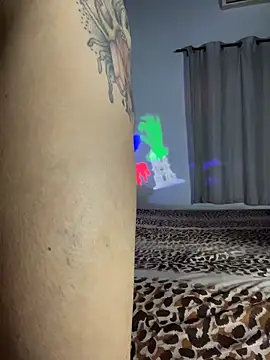 xMirana  online show from 11/17/25, 08:29