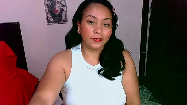 Snapshot of zaray_bella chatting on 01/16/26, 10:25 zaray bella online show from 01/16/26, 10:25