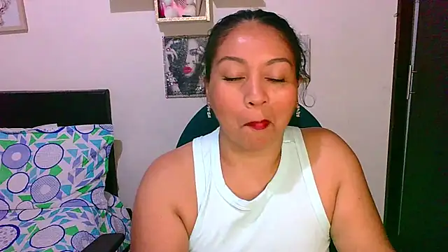 Snapshot of zaray_bella chatting on 01/31/26, 10:30 zaray bella online show from 01/31/26, 10:30