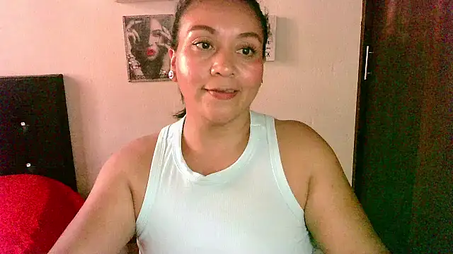 Snapshot of zaray_bella chatting on 10/07/25, 10:00 zaray bella online show from 10/07/25, 10:00