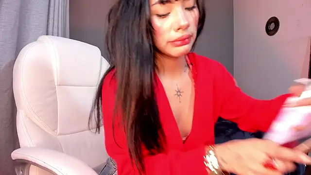 Giovanna oliveira online show from 04/13/26, 03:54