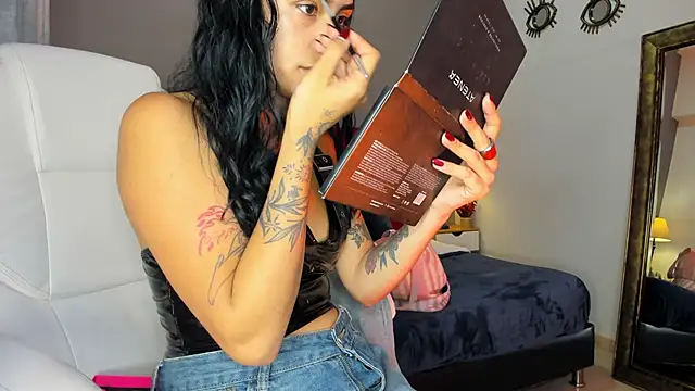 Giovanna oliveira online show from 10/28/25, 05:39