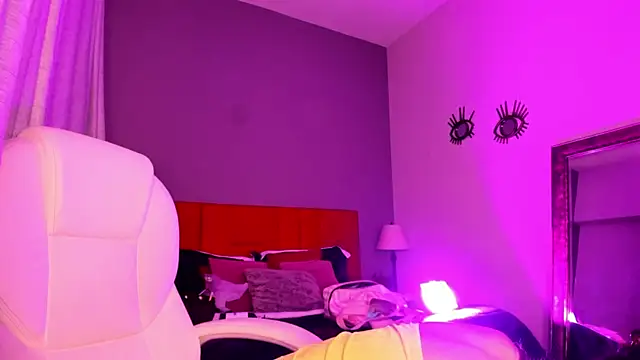 Giovanna oliveira online show from 11/25/25, 05:52