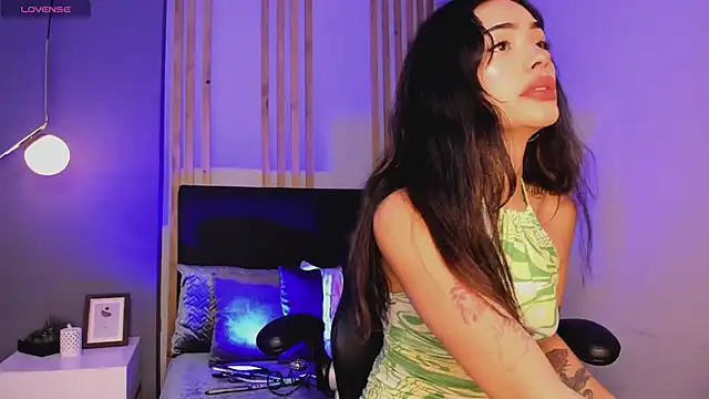 Giovanna oliveira online show from 04/19/26, 05:52