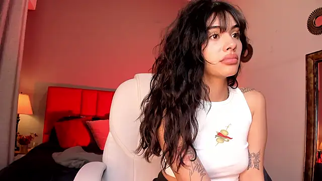 Giovanna oliveira online show from 05/16/26, 06:34