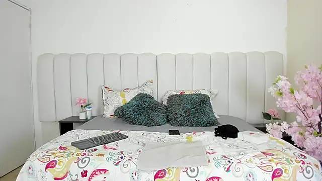 lyzzi smith01 online show from 11/08/25, 06:44