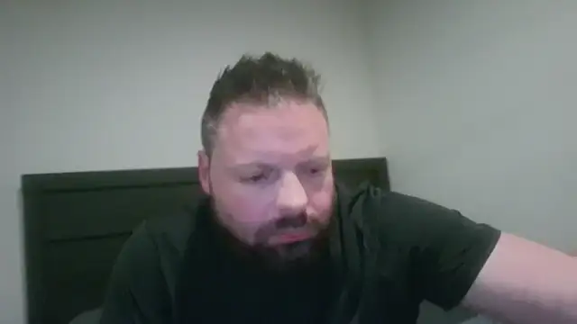 Snapshot of ExposureMakesMeHard chatting on 12/02/25, 02:12 ExposureMakesMeHard online show from 12/02/25, 02:12