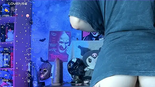 Snapshot of KuromiRacer_ chatting on 09/19/25, 07:07 KuromiRacer online show from 09/19/25, 07:07