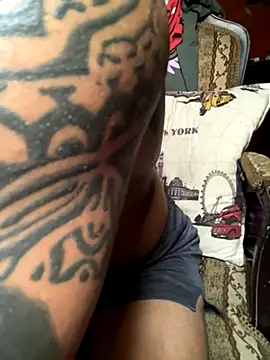 Snapshot of moody1996- chatting on 10/17/25, 07:22 moody1996- online show from 10/17/25, 07:22