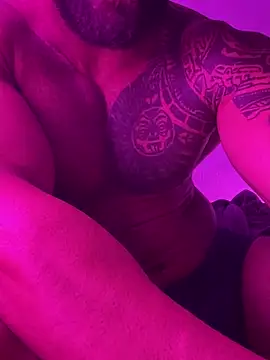 Snapshot of moody1996- chatting on 12/13/24, 05:00 moody1996- online show from 12/13/24, 05:00