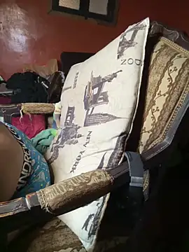 Snapshot of moody1996- chatting on 10/13/25, 09:44 moody1996- online show from 10/13/25, 09:44