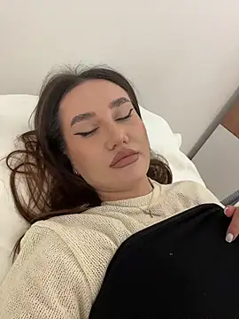 freyacherie online show from 11/11/25, 12:33