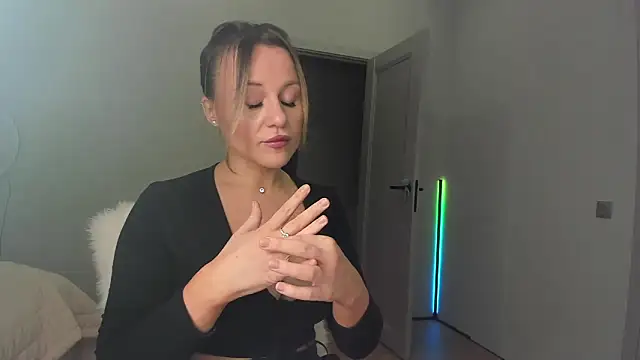  cometoseeme  online show from 11/05/25, 05:27