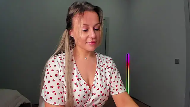  cometoseeme  online show from 12/17/25, 02:55