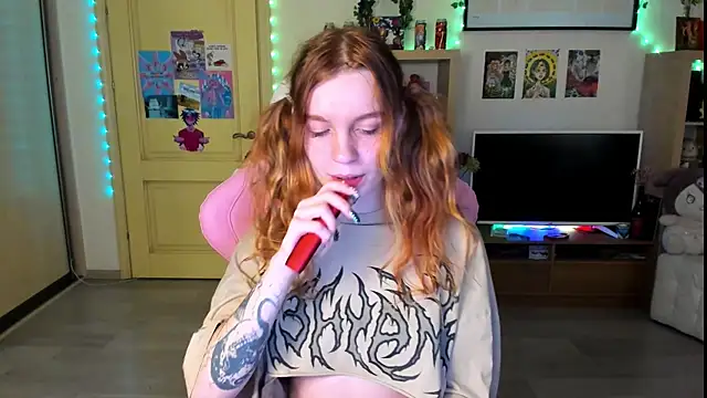 Sunny Elly online show from 10/14/25, 03:45