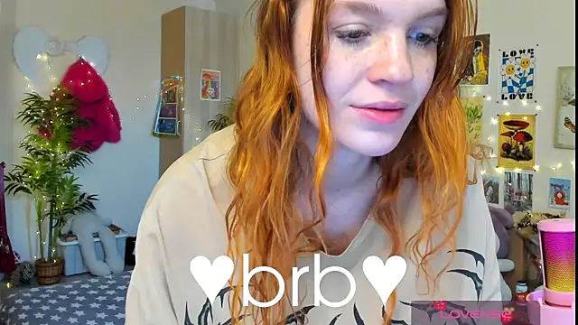 Snapshot of Sunny_Elly chatting on 04/19/26, 06:25 Sunny Elly online show from 04/19/26, 06:25