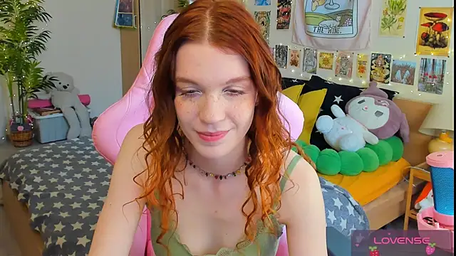 Snapshot of Sunny_Elly chatting on 05/18/26, 11:37 Sunny Elly online show from 05/18/26, 11:37